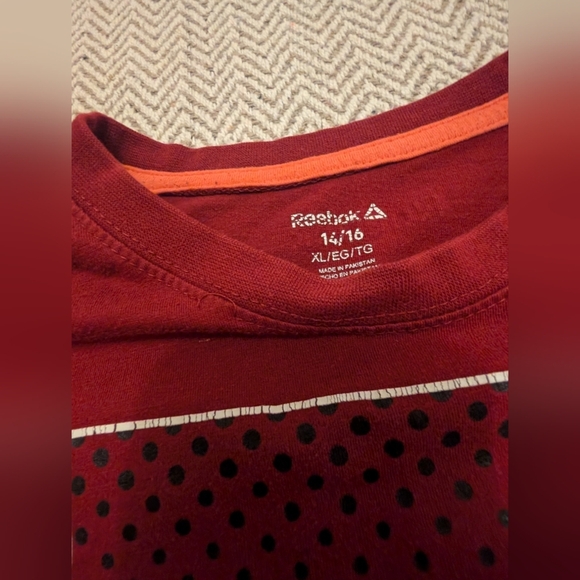 🛍️4 For $15🛍️Reebok Kids Burgundy Tee with Orange Accents - Picture 4 of 8